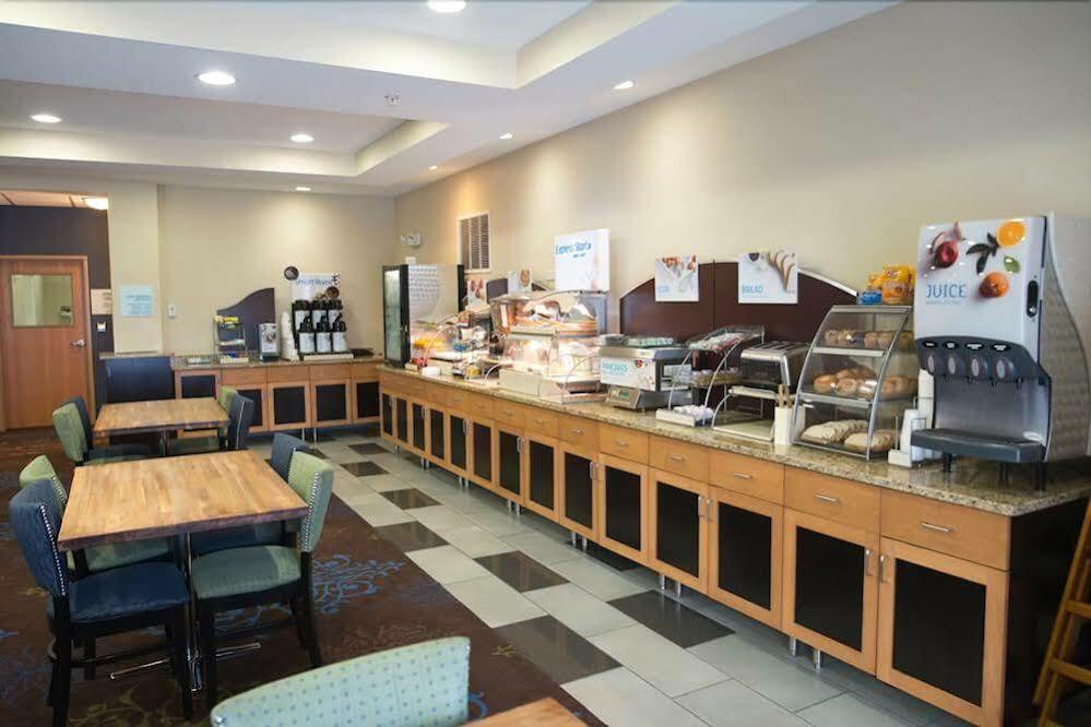Holiday Inn Express - Albert Lea By Ihg Экстерьер фото